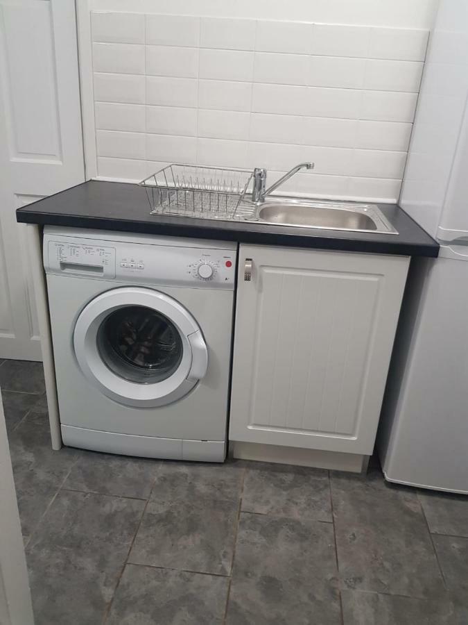 Hinton House Apartment *
